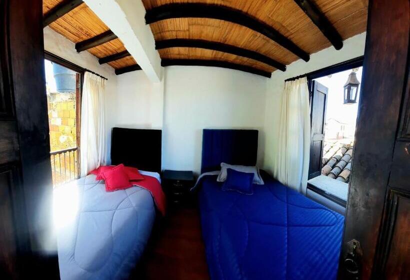 פנסיון Hostal Oycate