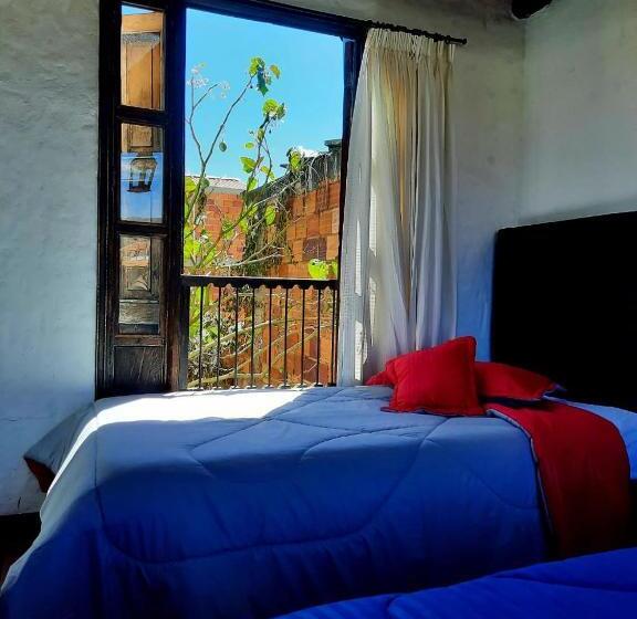 פנסיון Hostal Oycate