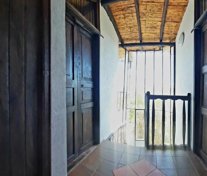 פנסיון Hostal Oycate