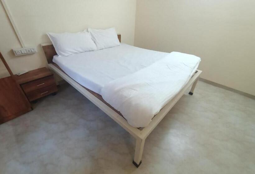 Hotel Baadal Pani Beach Resort Near Kelwa Beach