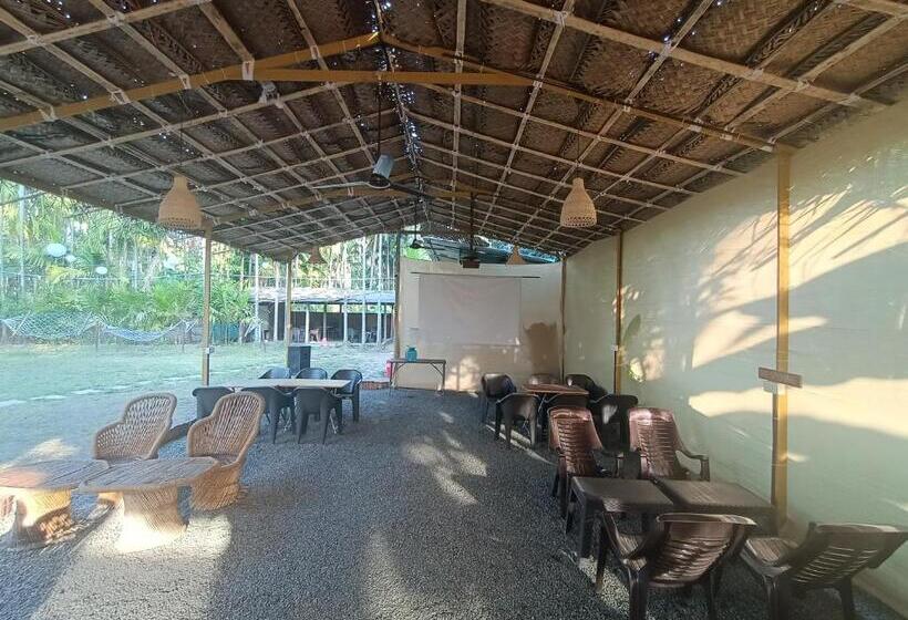 Hotel Baadal Pani Beach Resort Near Kelwa Beach