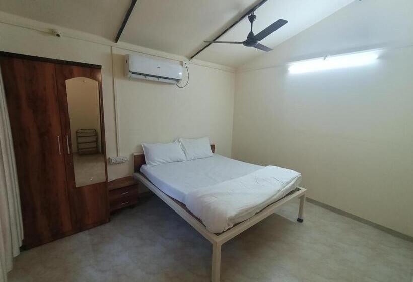 Hotel Baadal Pani Beach Resort Near Kelwa Beach