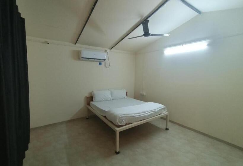 Hotel Baadal Pani Beach Resort Near Kelwa Beach