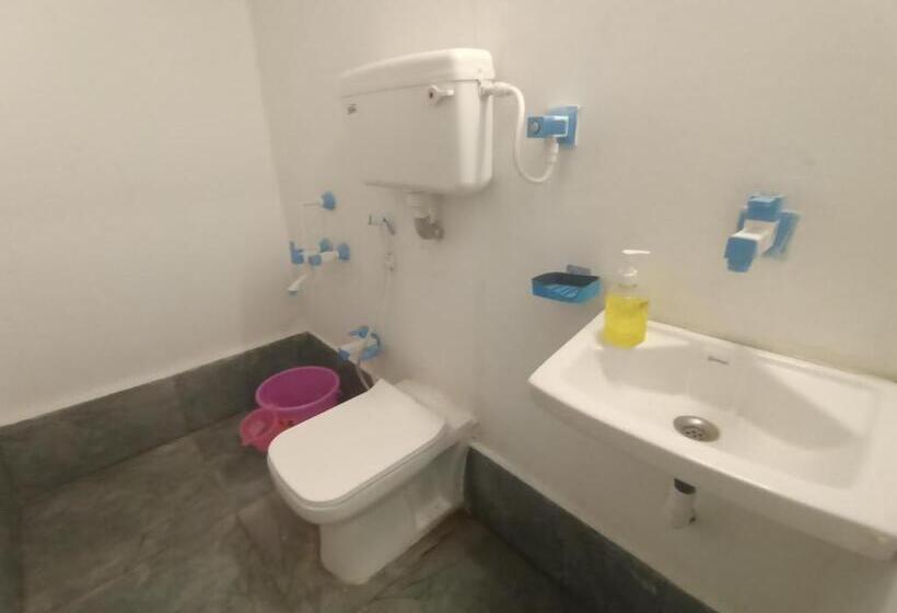 Hotel Baadal Pani Beach Resort Near Kelwa Beach