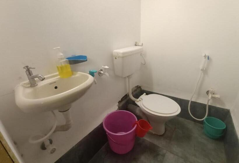 Hotel Baadal Pani Beach Resort Near Kelwa Beach