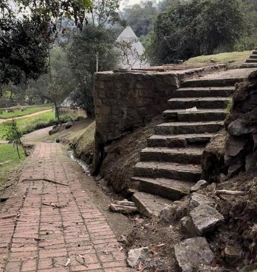 Hotel Glamping Termales La Calera