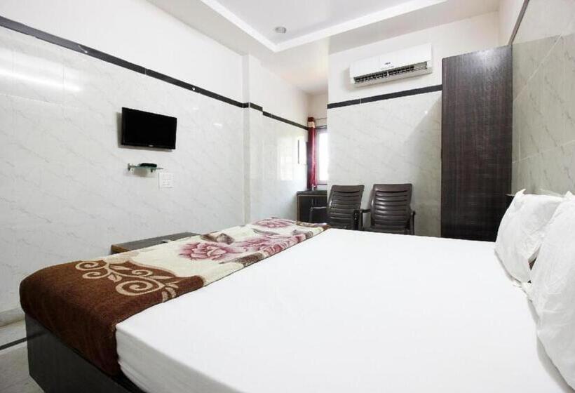 Hotel Kamadhenu Lodge