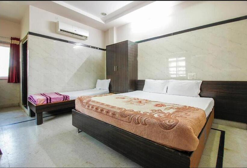 Hotel Kamadhenu Lodge