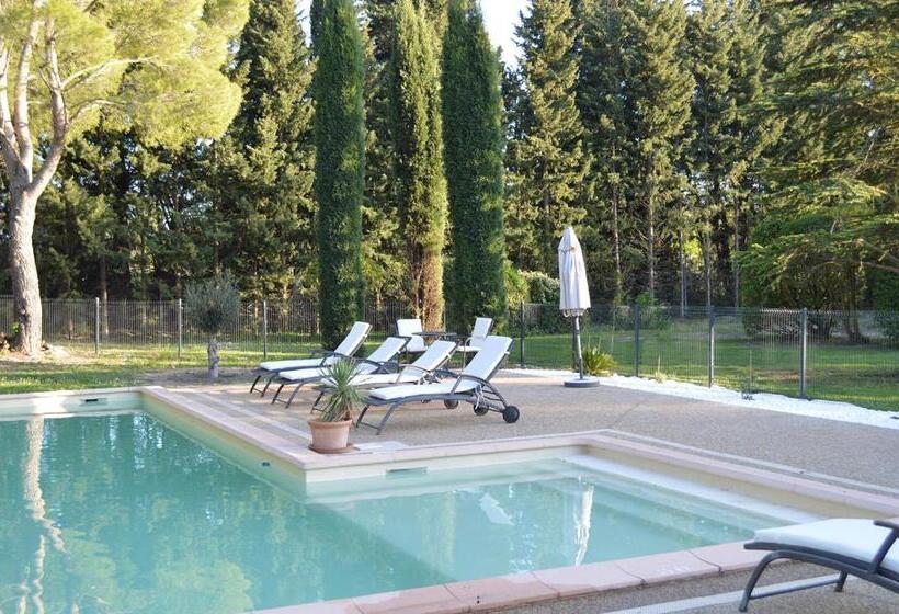 هتل Le Domaine D Euphony