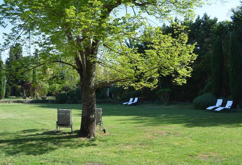 هتل Le Domaine D Euphony