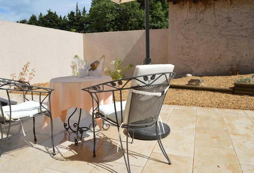 هتل Le Domaine D Euphony