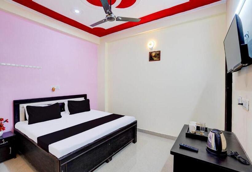 Отель Oyo S S Guest House