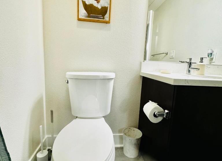 هتل Stylish Hollywood Blvd. W/ Free Parking