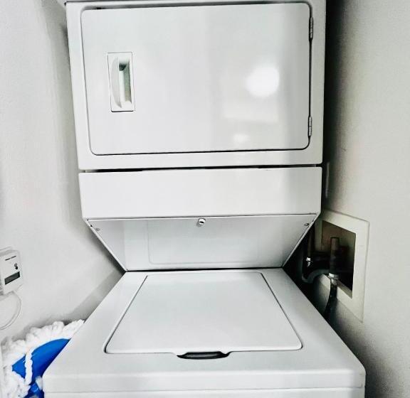 هتل Stylish Hollywood Blvd. W/ Free Parking