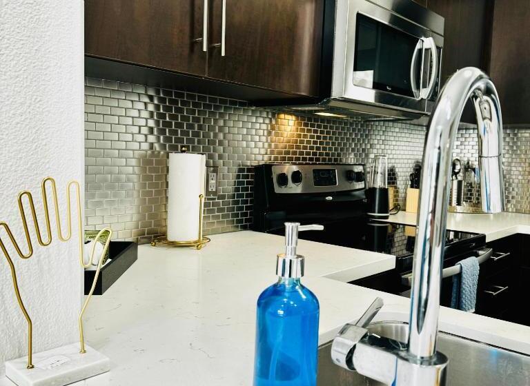 هتل Stylish Hollywood Blvd. W/ Free Parking