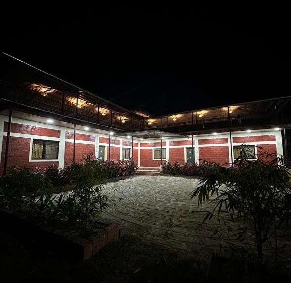 Hotel The Parijat Cottages