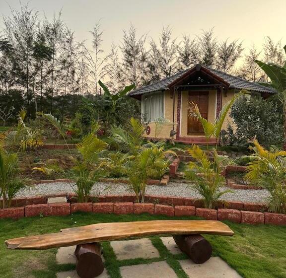 Hotel The Parijat Cottages