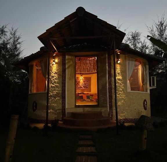 Hotel The Parijat Cottages