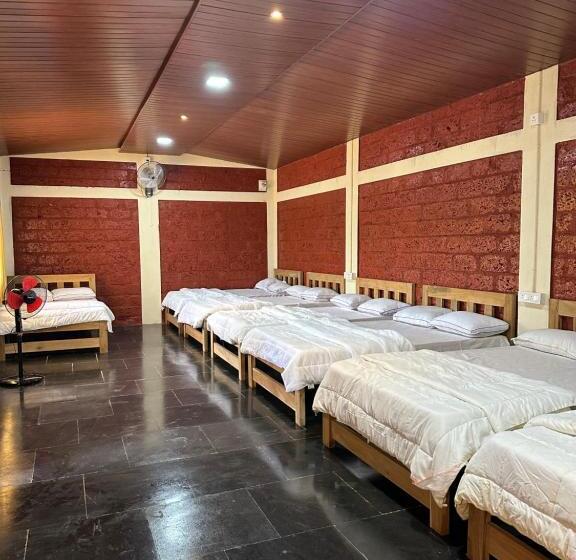 Hotel The Parijat Cottages