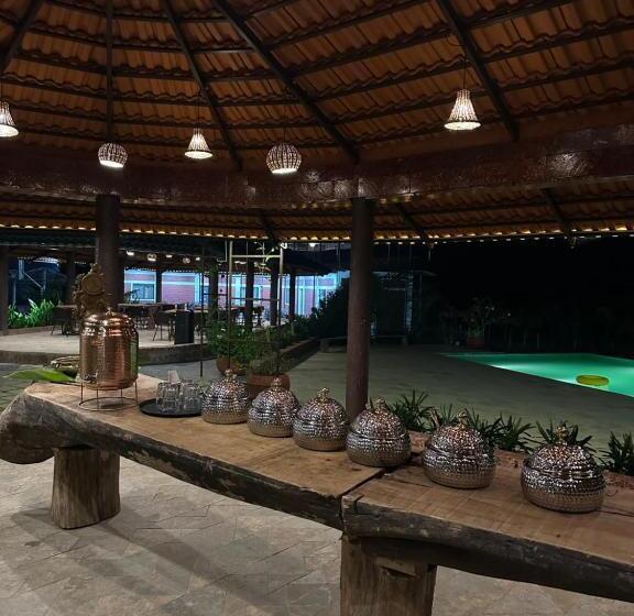 Hotel The Parijat Cottages