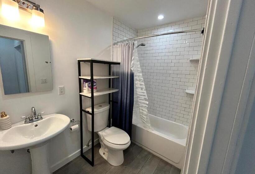 Luxury Mid City Home With Firepit