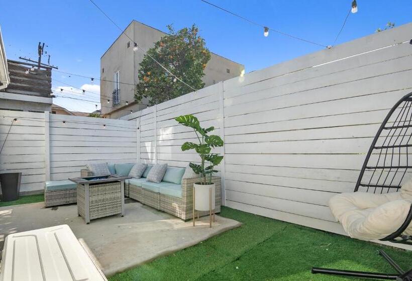 Luxury Mid City Home With Firepit