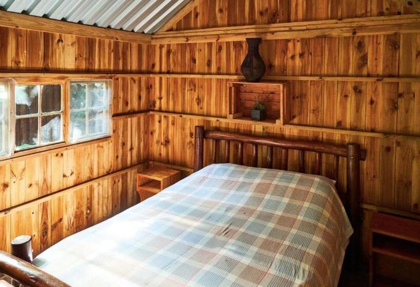 호스텔 Mantis And Moon Surf Paradise & Adventure Lodge