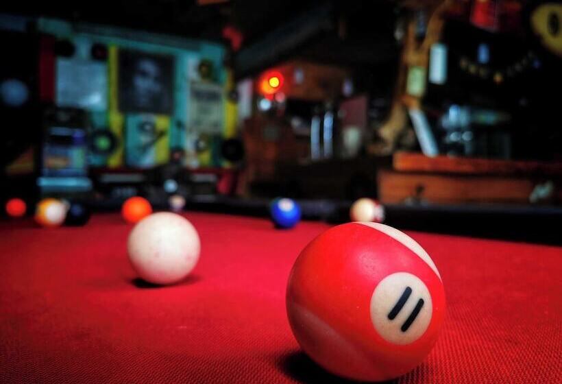 호스텔 Mantis And Moon Surf Paradise & Adventure Lodge