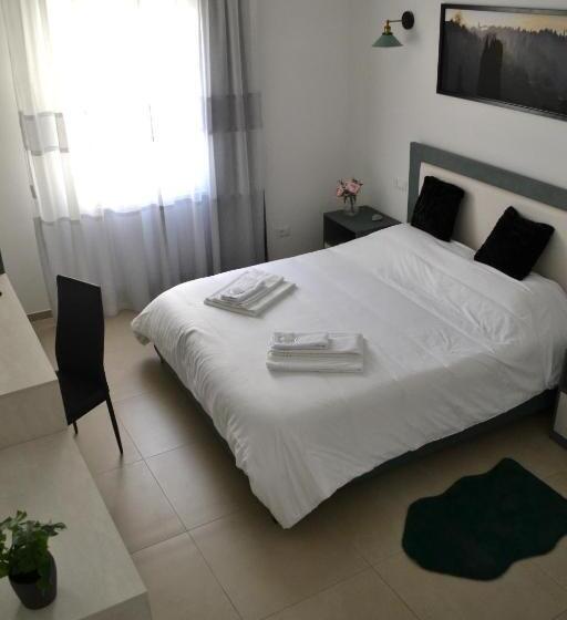 پانسیون Dion Guest House