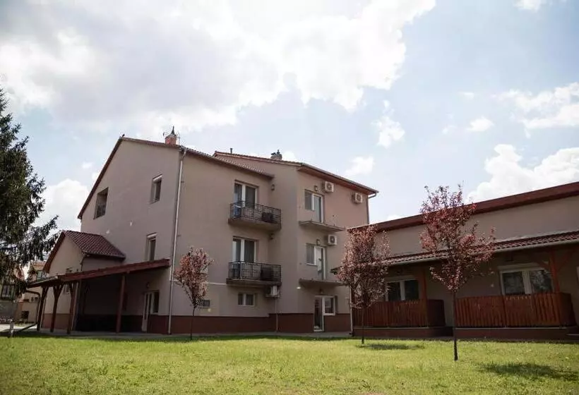 Majatalo Farkas Villa