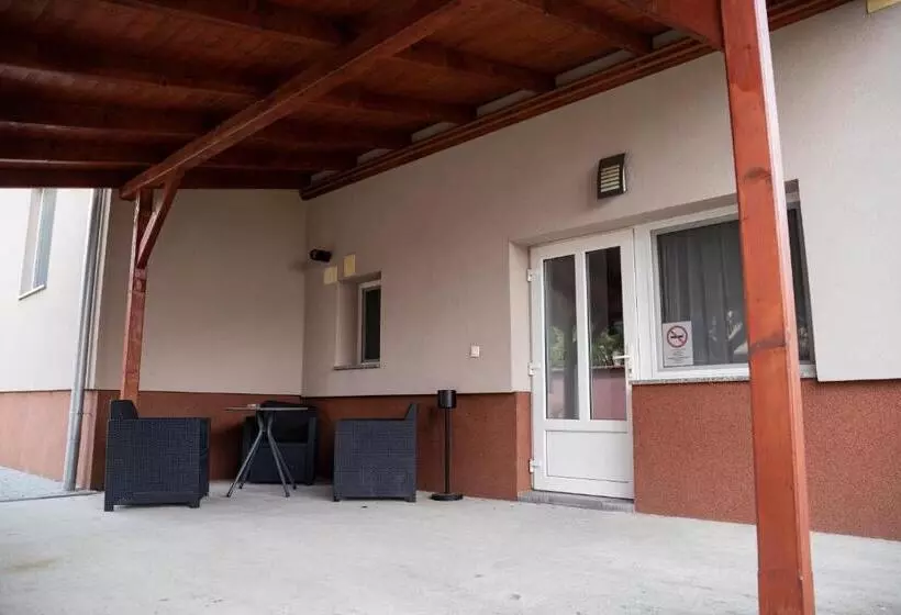 Majatalo Farkas Villa