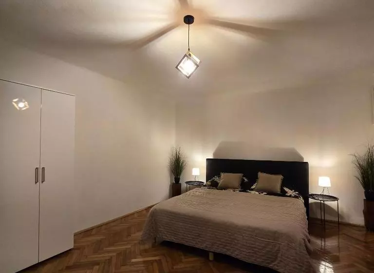 ペンション La Dragoș Studio 01   Apartament