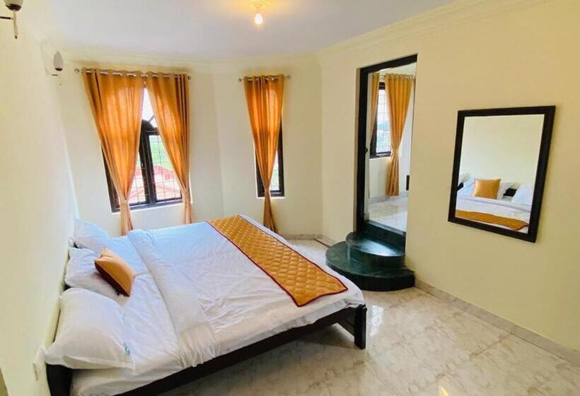 Отель Bob Lesiure