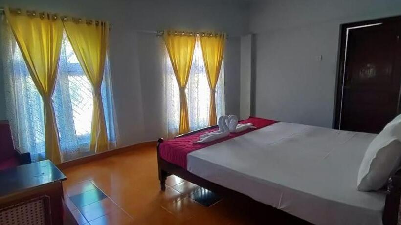 Отель Bob Lesiure