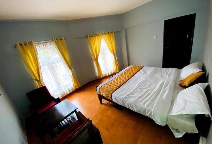 Отель Bob Lesiure