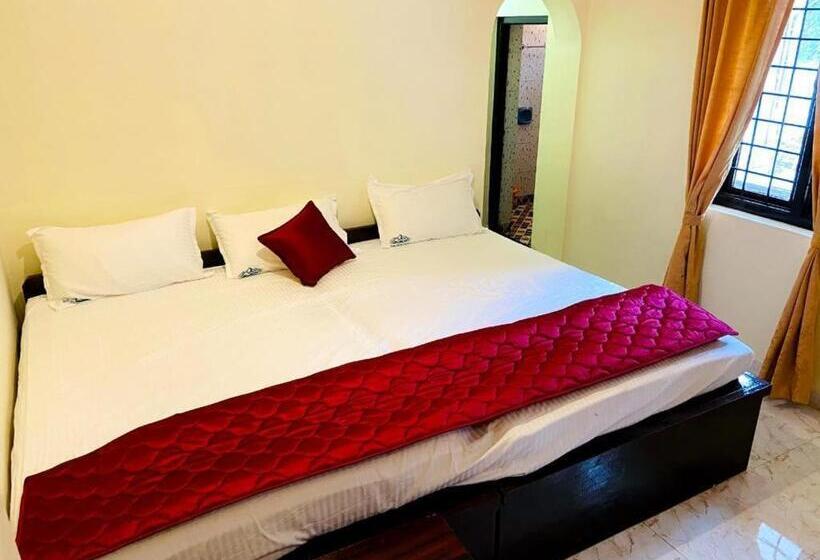 Отель Bob Lesiure