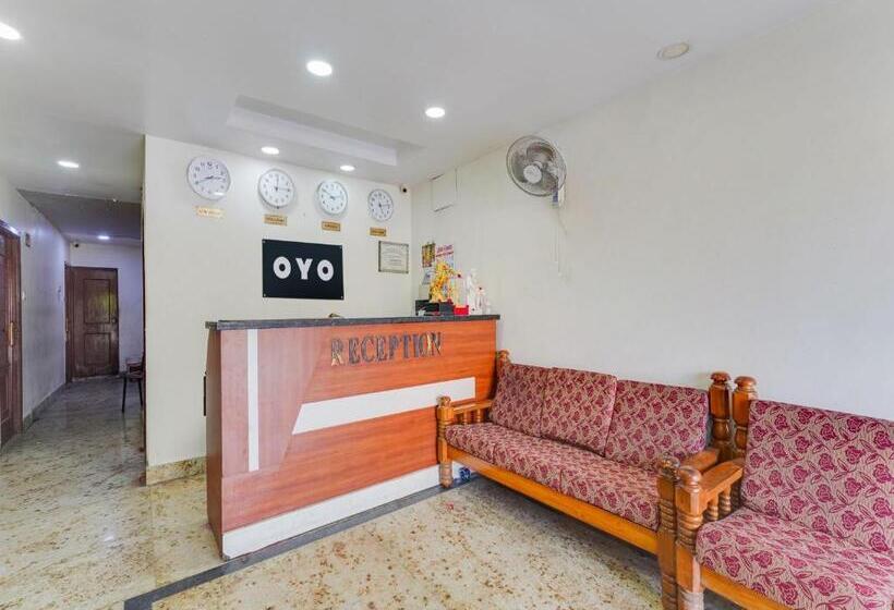 호텔 Oyo Meenaachi Inn