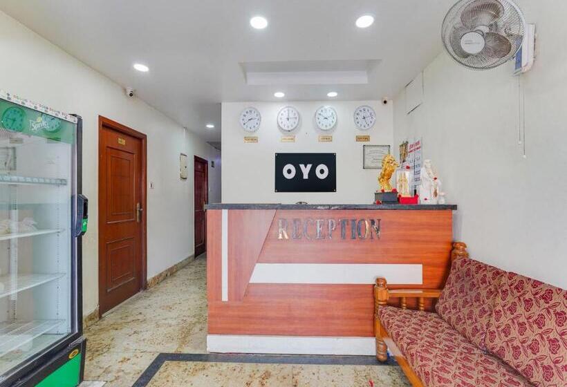 호텔 Oyo Meenaachi Inn