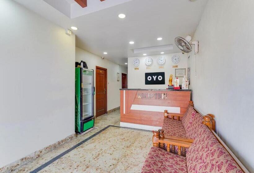 호텔 Oyo Meenaachi Inn