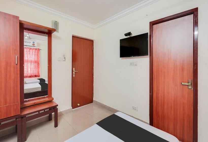 호텔 Oyo Meenaachi Inn