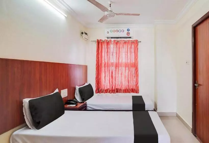 هتل Oyo Meenaachi Inn