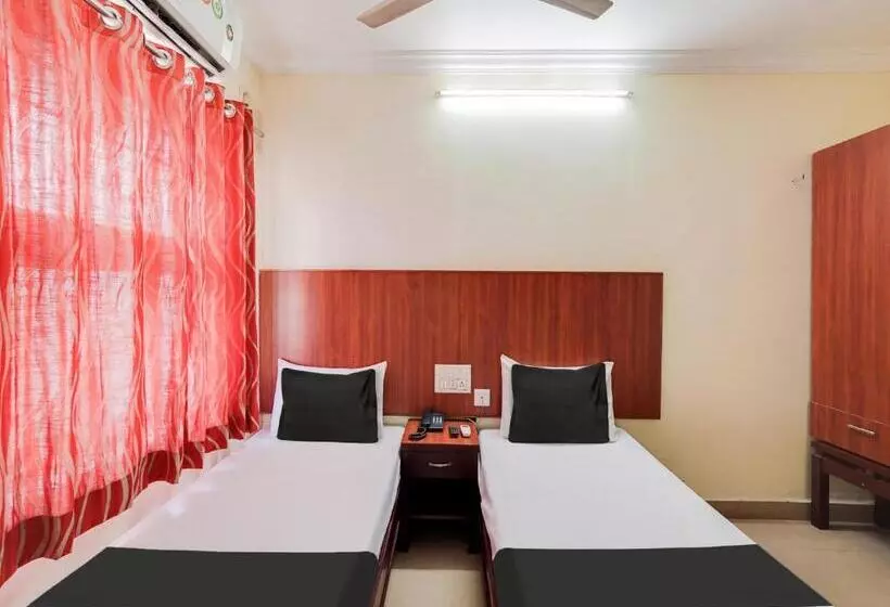 هتل Oyo Meenaachi Inn