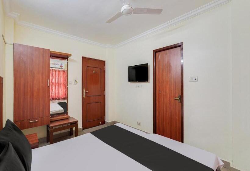 호텔 Oyo Meenaachi Inn