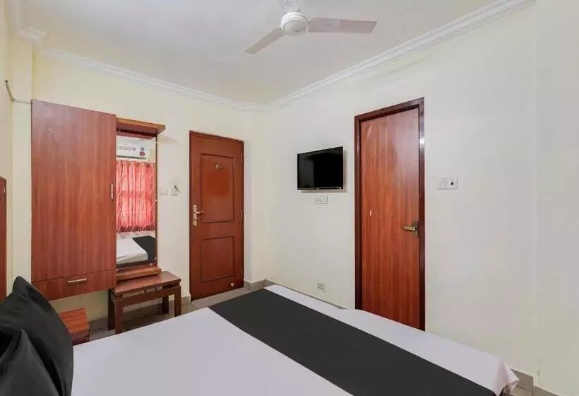 هتل Oyo Meenaachi Inn