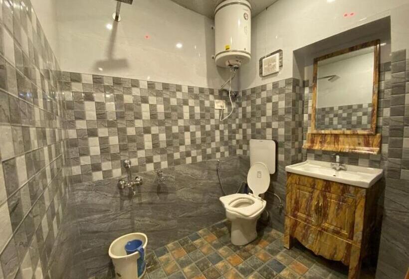 Bed and Breakfast Ak Residency 18