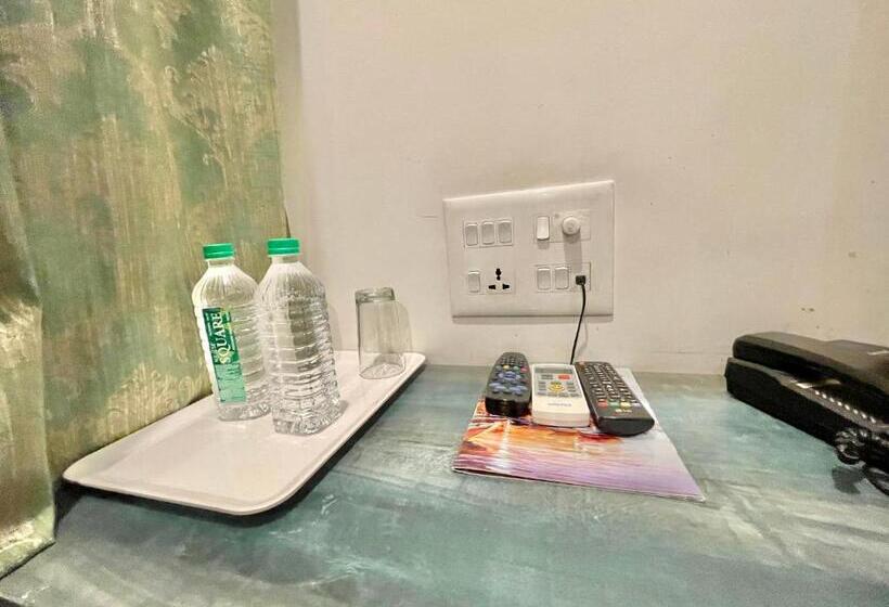 Janaki ! Varanasi ! होटल जानकी హోటల్ జానకి Fully Air Conditioned Hotel Family Friendly Hotel, Near