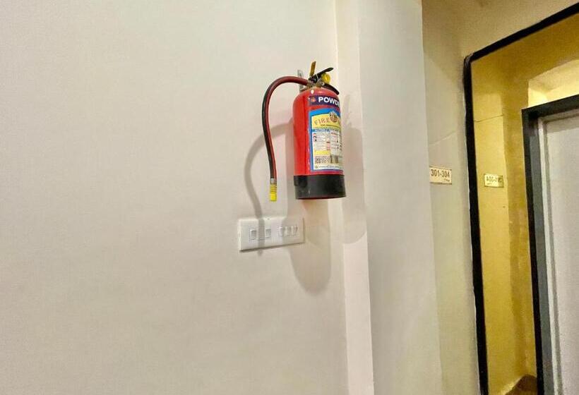 Janaki ! Varanasi ! होटल जानकी హోటల్ జానకి Fully Air Conditioned Hotel Family Friendly Hotel, Near