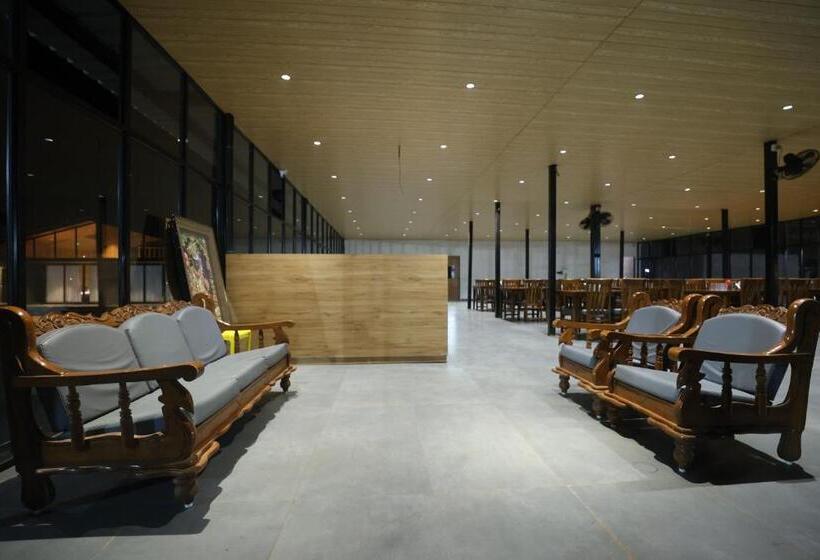 Shreephal Luxurious Resort Best Resort In Saputara