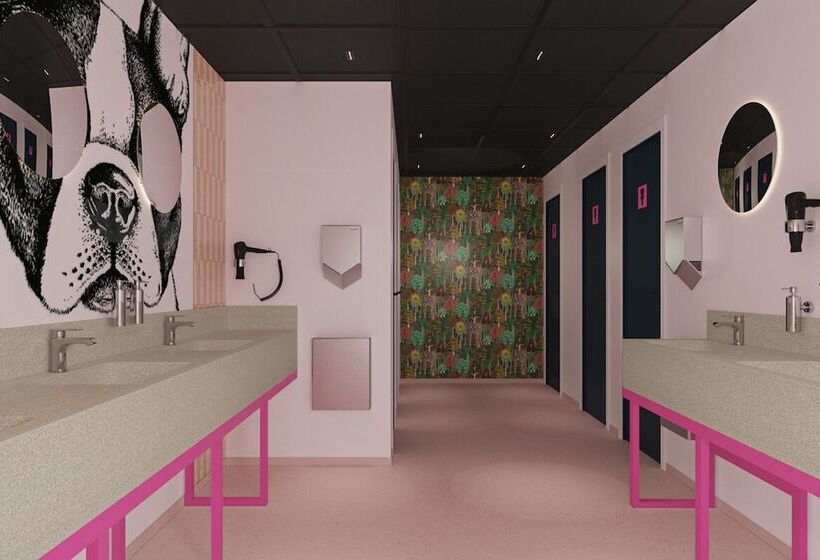 Hostel Bunks At Rode