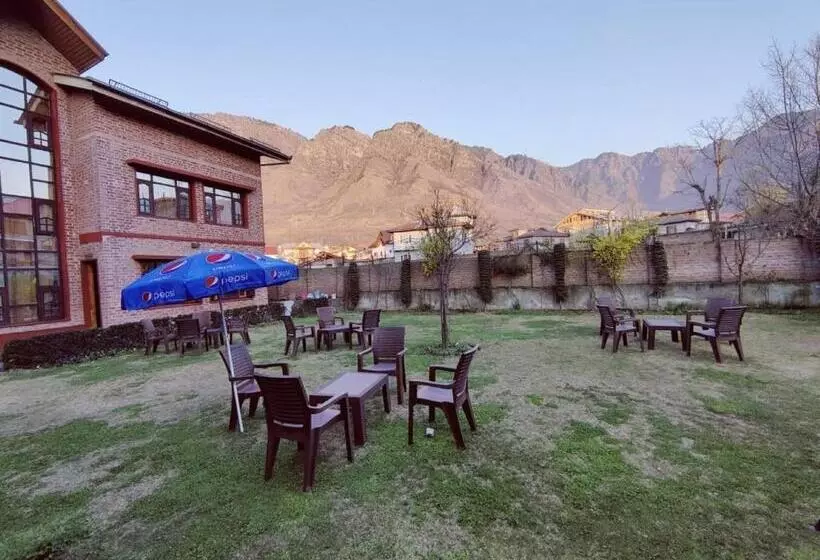 ホテル Sheesha Residency , Srinagar